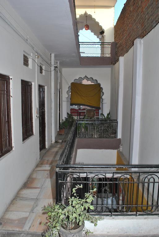Priya Guest House Adźmer Zewnętrze zdjęcie